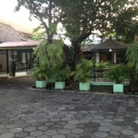 Indrakila Hotel Yogyakarta Exterior photo