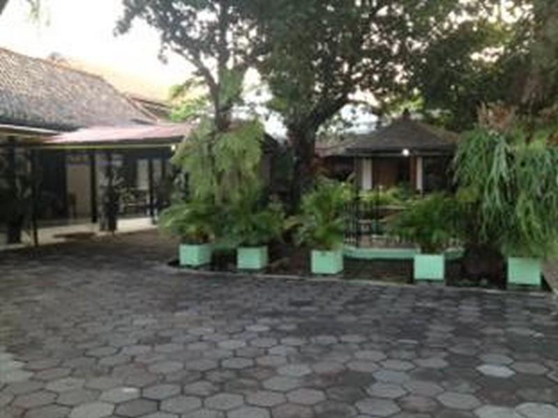 Indrakila Hotel Yogyakarta Exterior photo